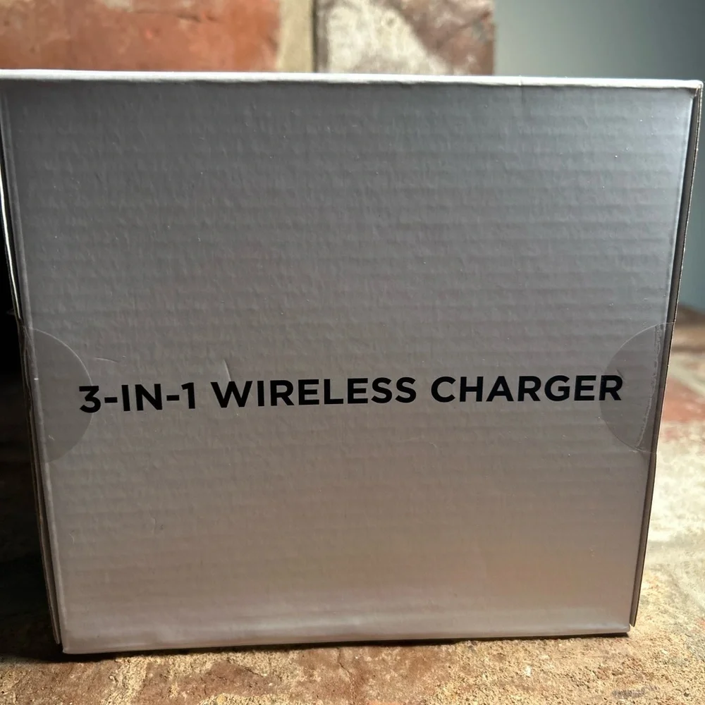 Uline 3-in-1 Wireless Charger - White Fast Charging& Strong Magnetic Connection